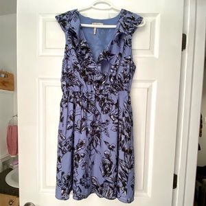 BCBG - flowy floral dress W/ POCKETS